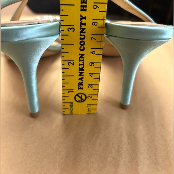 Jewel Badgley Mischka Mint Green
Sandals with Silver Jewel Embellishments - Picture 7 of 8